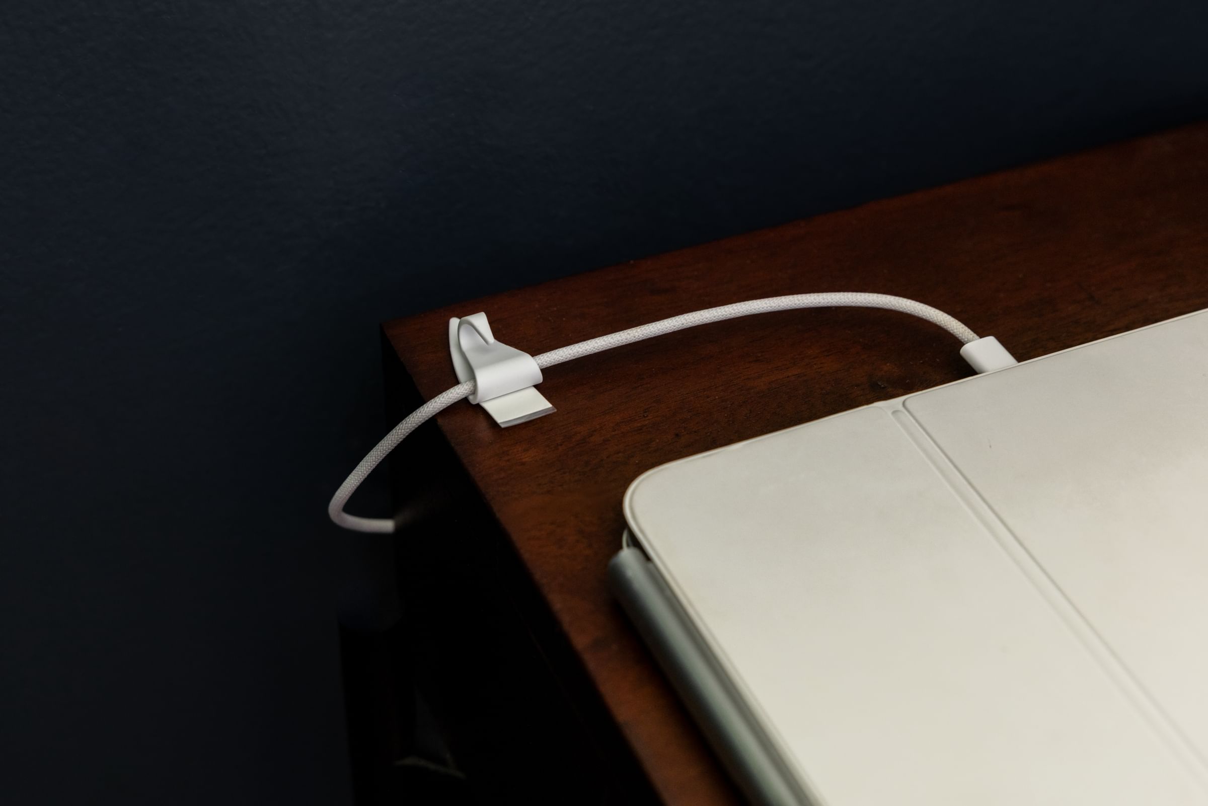 Keeping charger untangled using FrogTape reMOVEables Mini Hooks